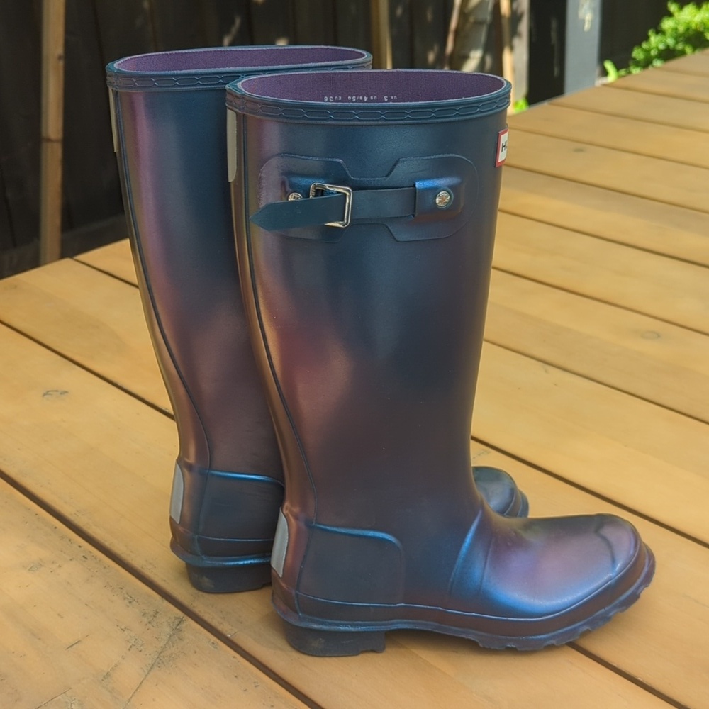 Hunter Purple Big Kids Glossy  Rain Boots - Size 5-6 In Excellent Condition